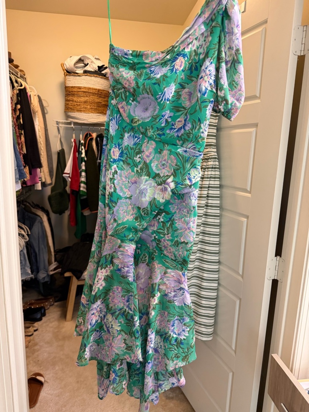 Astr One-Shoulder Floral Midi Dress in Green and Lavender